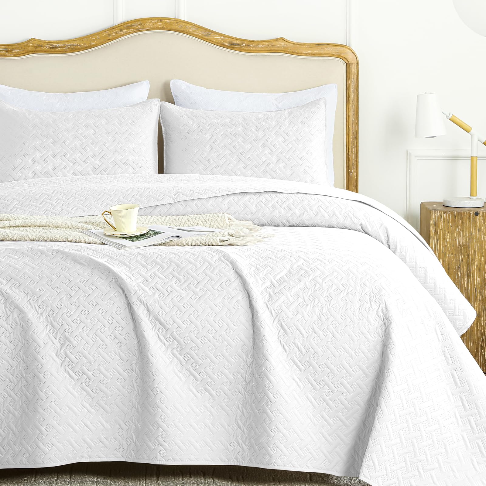 Flymme King Size Quilt Bedding Set White Lightweight Bedspreads For Summer,Modern Style Geometric Weave Stripe Pattern,Soft Micr